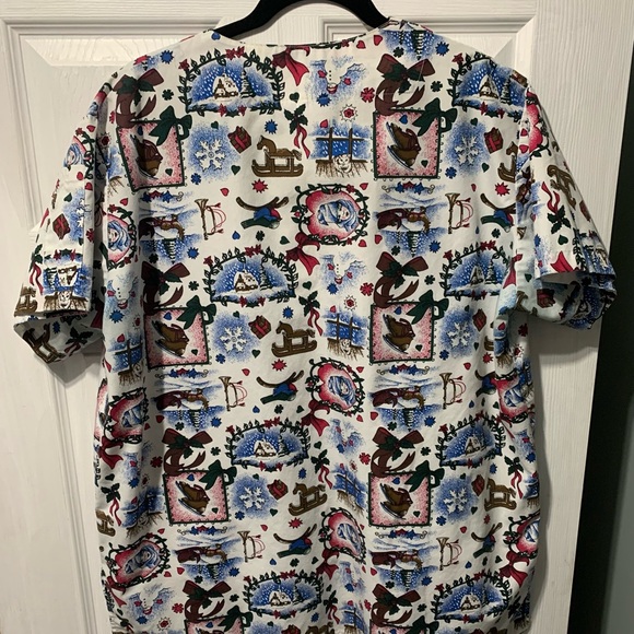 Christmas scrub top - Picture 2 of 3